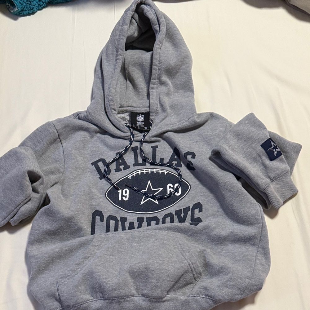 NFL Kids Gray Dallas Cowboys Pullover Hoodie